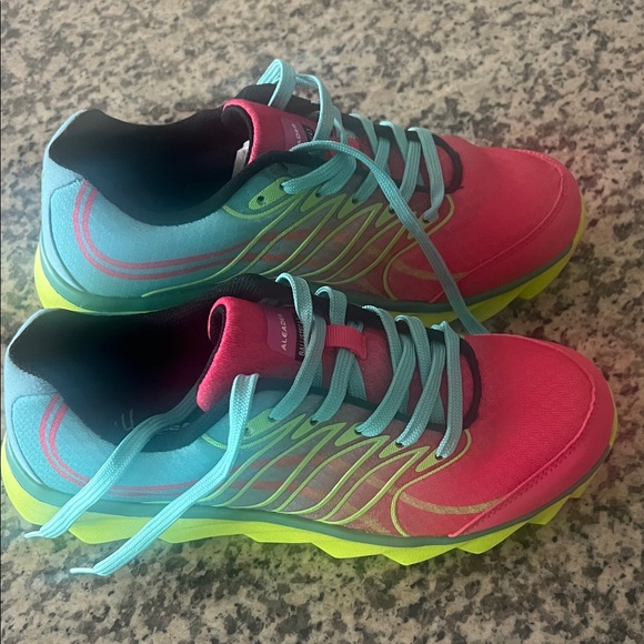 Vibrant Multicolor Women’s Athletic Shoes - Brand New! - Picture 2 of 8